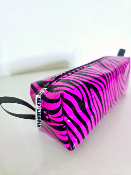 Neceser cebra Rosa Resiliencia