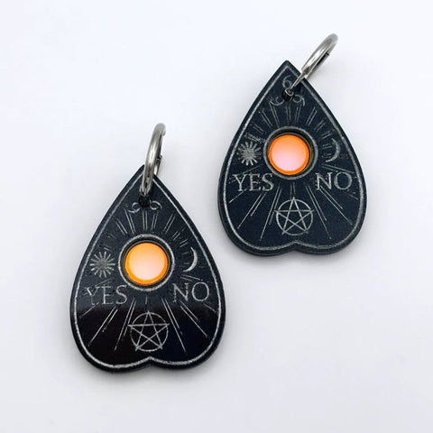 Pendientes puntero ouija negro