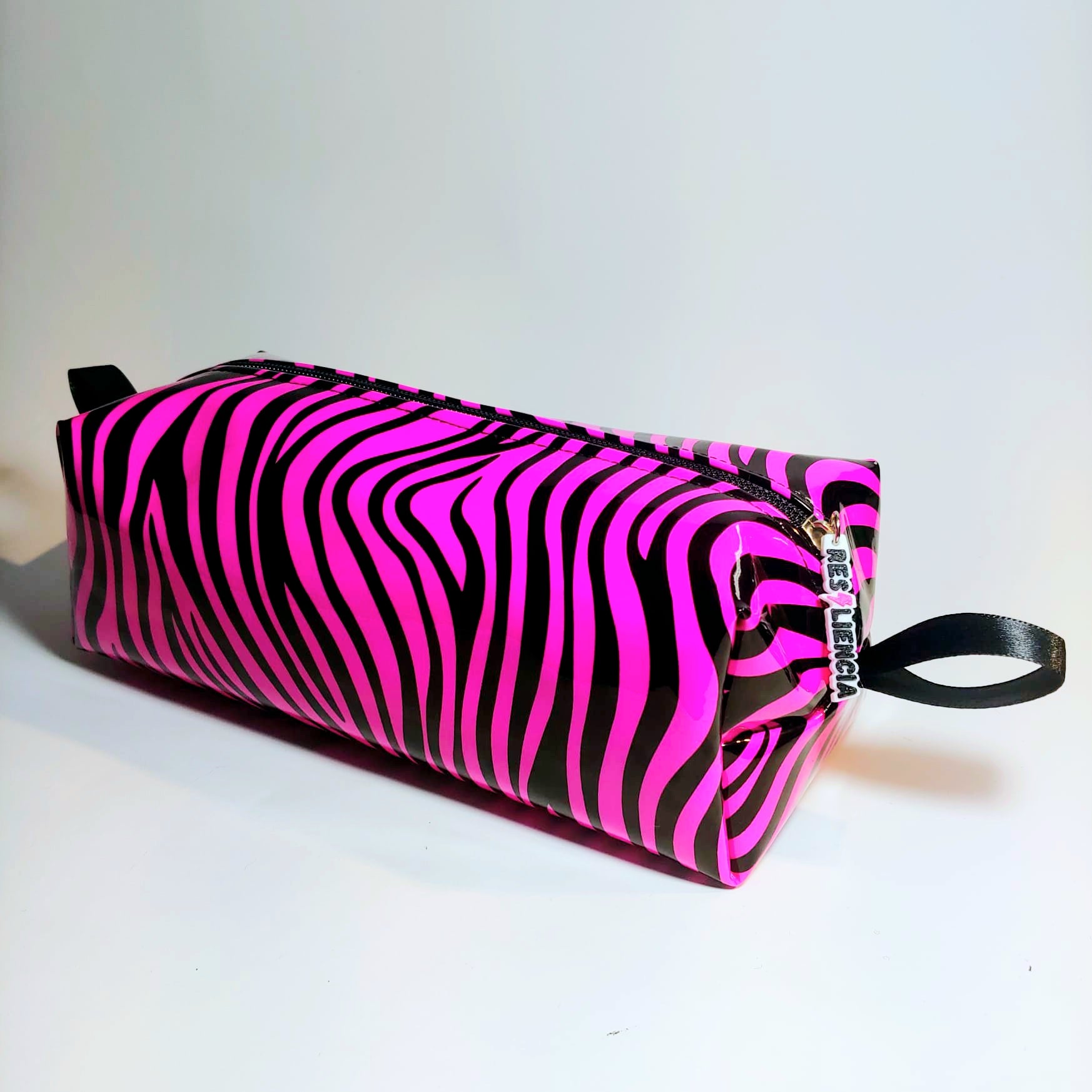 Neceser cebra Rosa Resiliencia