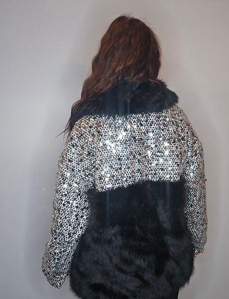 Abrigo pelo y lentejuelas negro