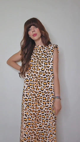 Vestido hombreras naranja flúor